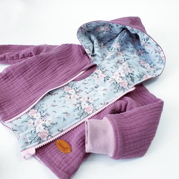 Musselin Übergangs-Jacke Beere Blumen